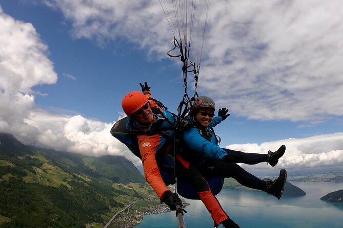 Luzern / Lucerne Professional Paragliding Tandem Flights - Photos and video: nice extras, not required