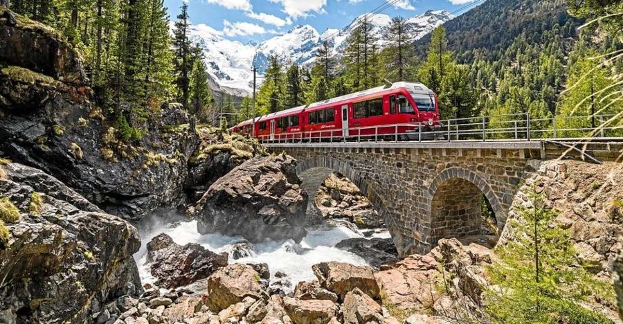 Milan to St. Moritz: Scenic Bernina Train Tour with Guide - Morteratsch Glacier and Bernina Diavolezza: quick stops with big payoff