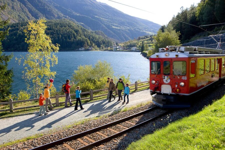 Milan to St. Moritz: Scenic Bernina Train Tour with Guide - Bernina Red Train: the UNESCO ride you will talk about later