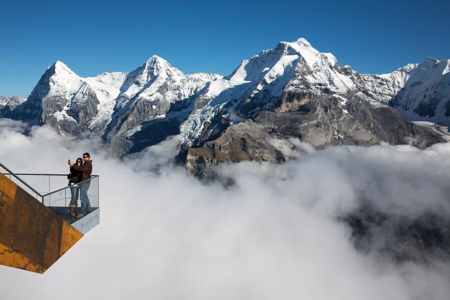 Mt. Schilthorn & Mürren Small Group Day Trip from Interlaken - Schilthorn Summit Time at Piz Gloria: Rotating Views and a Guided Story