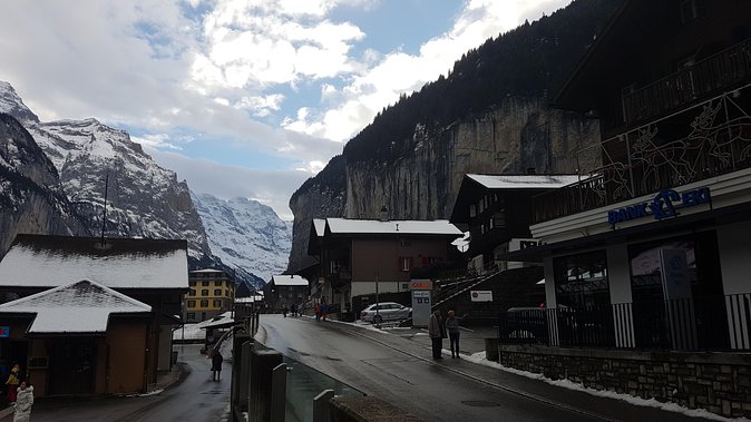 Mt. Schilthorn & Mürren Small Group Day Trip from Interlaken - From Interlaken to Stechelberg: The Transport Rhythm That Matters