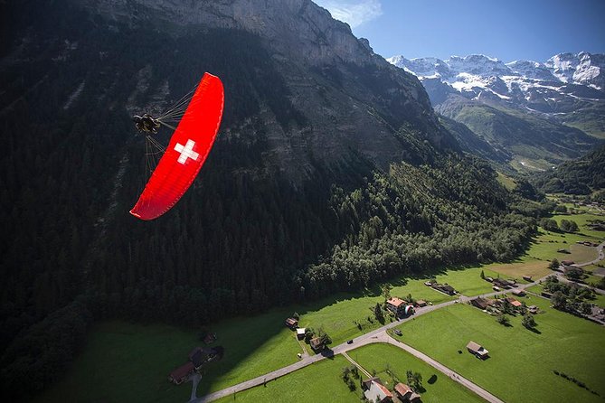 Mürren: Paragliding over the Lauterbrunnen Valley - Getting There: Stechelberg, Then Up to Mürren by Cable Car