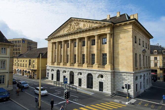 Neuchâtel Scavenger Hunt and Sights Self-Guided Private Tour - Is it educational or just for fun?