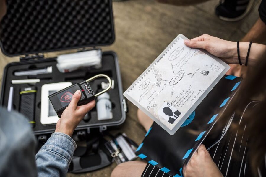 Outdoor Escape Game with Augmented Reality trough Zurich - Augmented reality without an app
