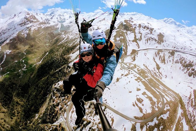 Paragliding mountain flight - From Bodmenstrasse 3 to the takeoff area up the mountain