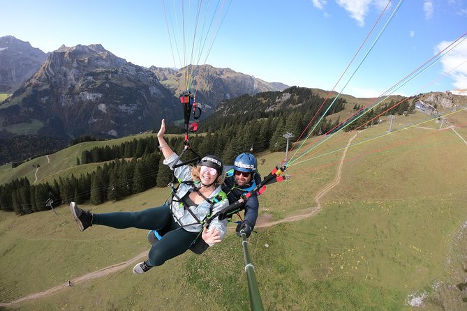 Paragliding Tandemflight Lucerne - Engelberg - Beginner tandem paragliding over Engelberg, Lake Lucerne, and Titlis
