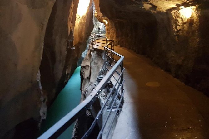 Private Day tour from Interlaken: Lake, Gorge & Waterfall - Pickup, transport, and how to keep the day from feeling rushed