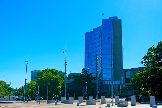 Private Photo Tour LUXE CUSTOM in Geneva - Fast photo delivery that helps you actually use the images