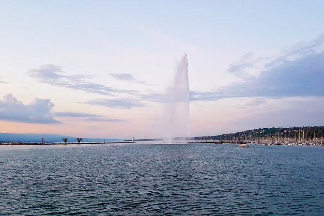Private Photo Tour LUXE CUSTOM in Geneva - Meeting at L’Horloge Fleurie, then moving at your pace