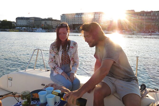 Private sailing cruise on Lake Geneva from Geneva - Hands-on sailing lessons with Nico on a 24-foot monohull