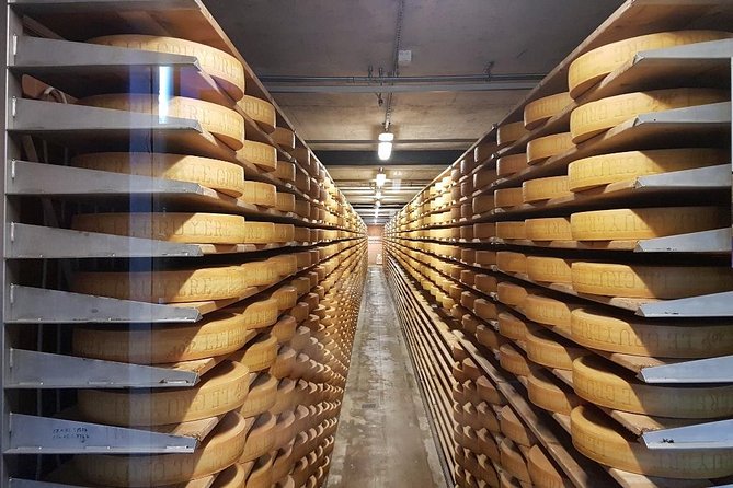 Private Swiss Cheese and Chocolate Tour from Interlaken - Bern in one guided walk: Münster church, the clock, and civic Switzerland