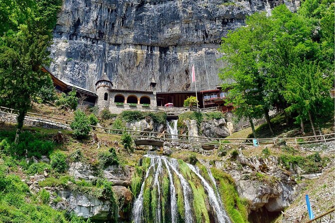 Private Tour to Swiss Capital, Castles & Lakes by Car from Zurich - Oberhofen and St Beatus: short stops with big scenery payoffs