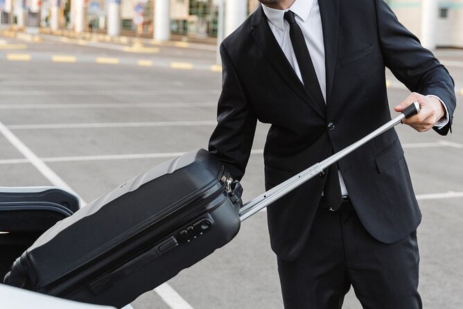 Private Transfer from Zurich Airport ZRH to Lucerne - Price and Value for Small Groups (Up to 3 People)