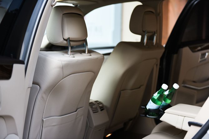 Private transfer from Zurich City to Zurich Airport - Inside the vehicle: comfort items that add up