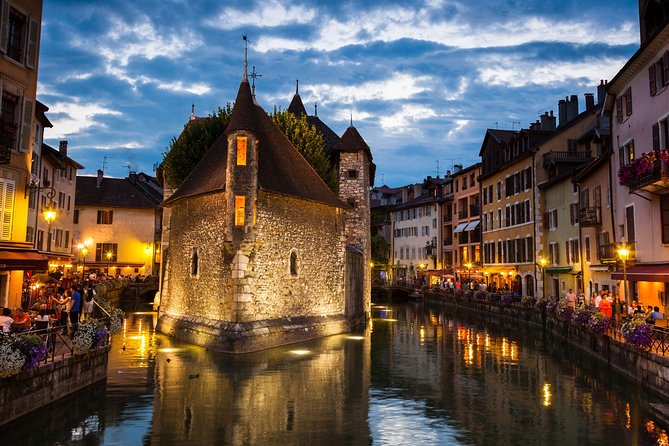 Private Trip from Geneva to Annecy in France - Château d’Annecy entrance included, plus the photo-time payoff