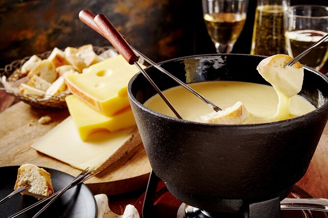 Private Trip from Geneva to Gruyeres: Cheese & Chocolate Tasting - Market time at Marche Gruerien, plus smart lunch planning