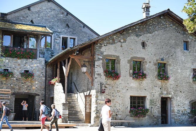 Private Trip from Geneva to Yvoire and Évian-Les-Bains in France - Weather and seasonal planning: the two things to watch