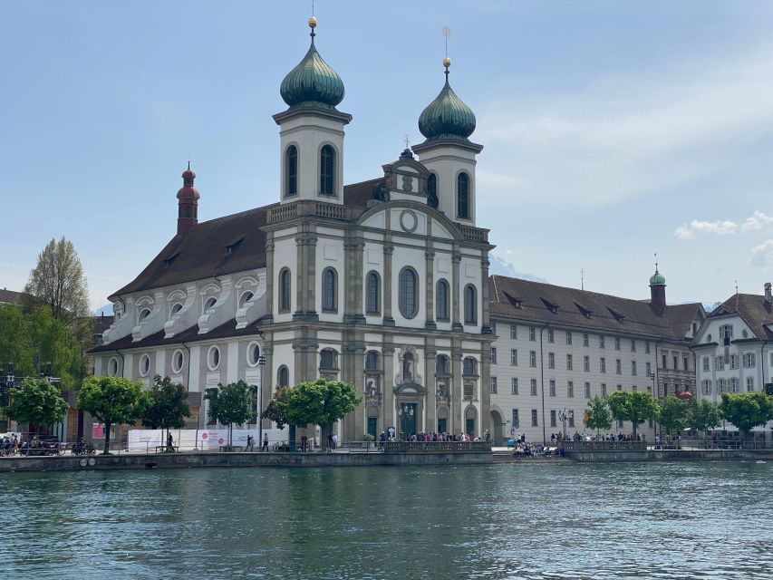 Revealing Lucerne: Self-Guided Reading City Tour - More than sightseeing: frescoed houses and their strange stories