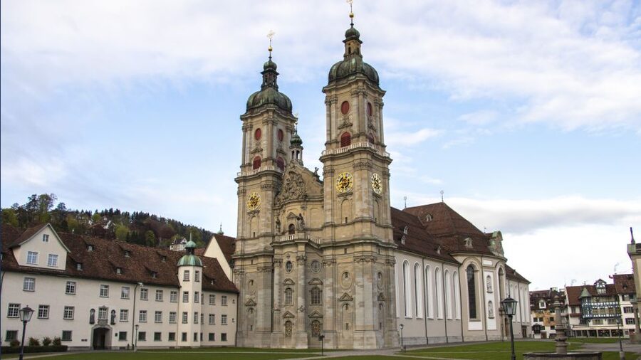 St. Gallen: Express Walk with a Local in 60 minutes - Vadian Denkmal: a monument stop that signals ideas, not just buildings