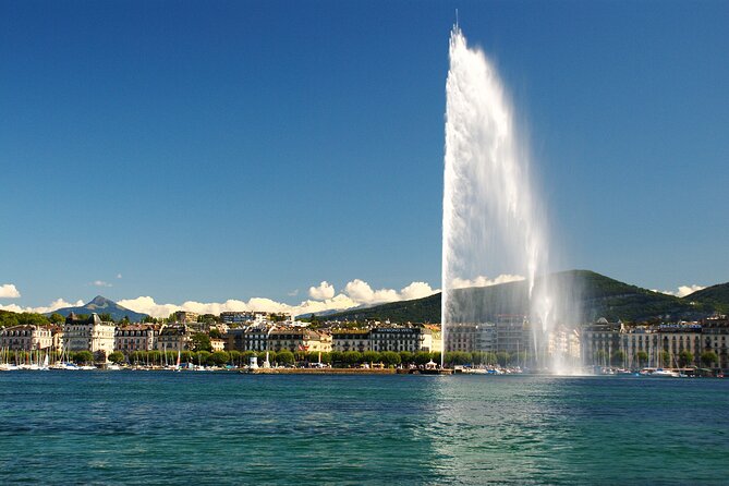 (STTG04) - Sightseeing Cruise at Geneva with Wine and Aperitif - A 1-hour Geneva lake cruise on a solar boat
