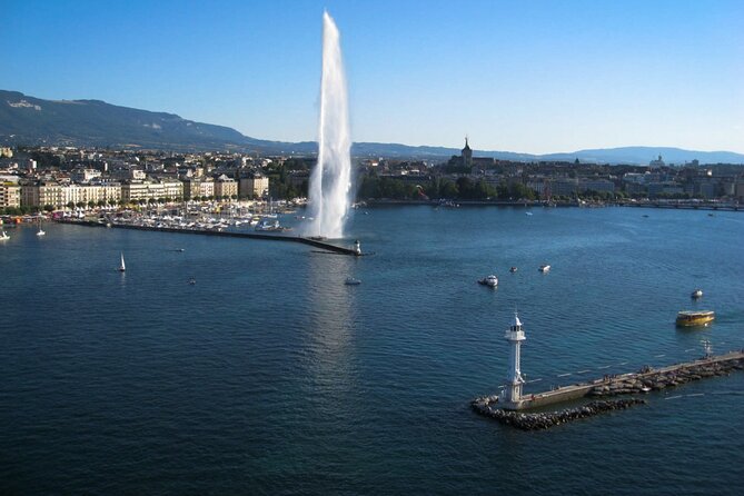 (STTG04) - Sightseeing Cruise at Geneva with Wine and Aperitif - Geneva parks, green shoreline views, and the English Garden
