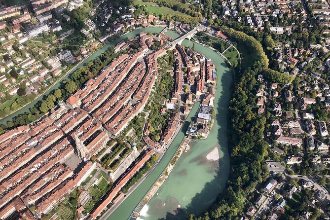 Swiss Capital city helicopter sightseeing tour - the ideal flight to see Berne - Your pilot, the headsets, and how to get the most from 18 minutes