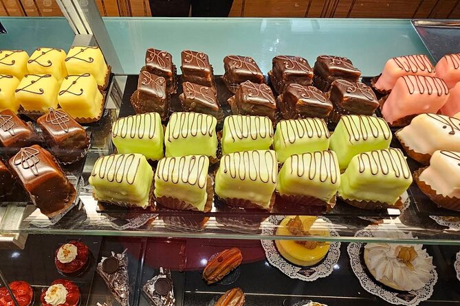 Swiss Experience: Chocolate Tasting and City Tour of Basel - Basel Old Town walk: what you actually see on the way