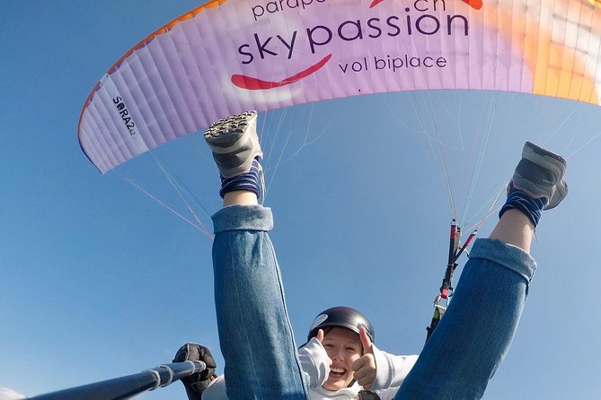 Tandy paragliding - What happens on the flight: confidence, then a little fun