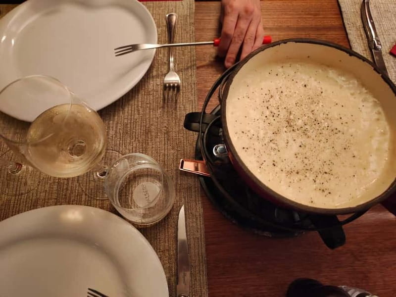 Taste Geneva: Exclusive Walking Food Tour with Full Meal - Fondue moitié-moitié, the Gruyère plus Vacherin combo