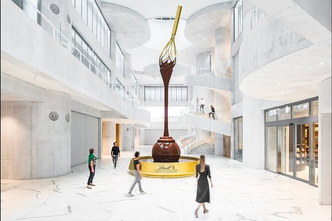 Tour in Lindt Home of Chocolate Museum From Zurich With pickup - The Lindt museum ride: Kilchberg without the stress