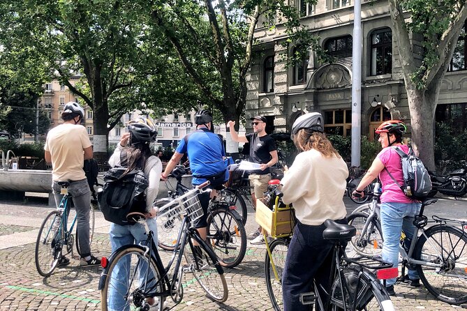Urban Bike Tour Zurich - Lake views at Bluntschlibrunnen, plus classic postcard angles