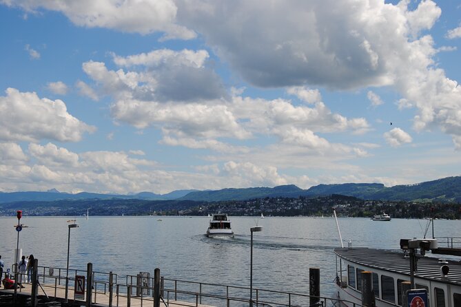 Zurich 360° City Walk Tour Including Hidden Spots - Lake Zurich and Bellevue: the view break, plus your included Swiss tastings