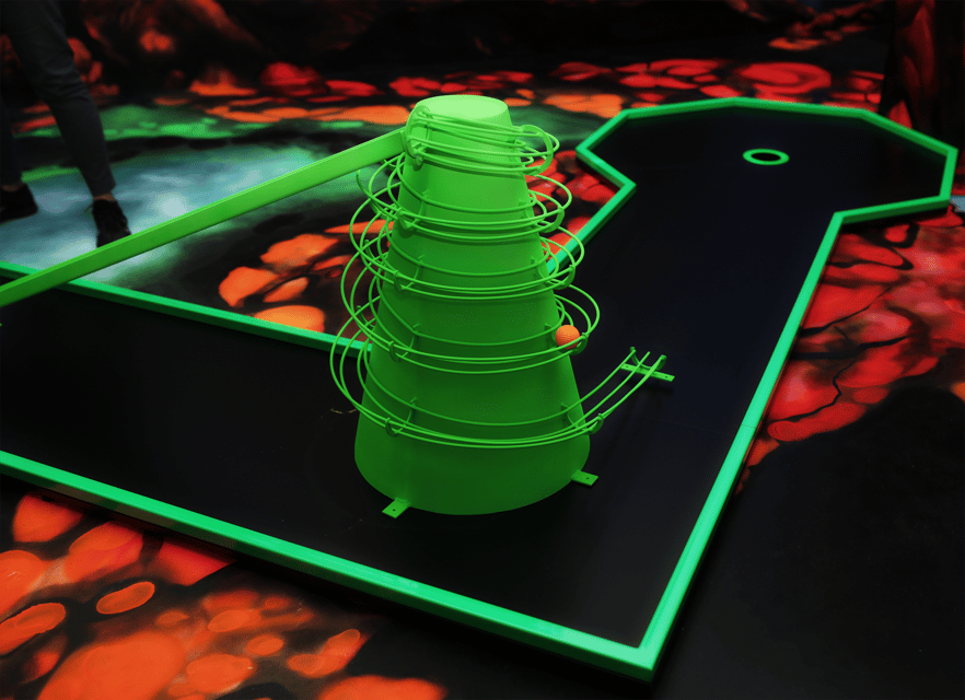 Zurich: Black Light Galaxy Minigolf - Staff Help and Group Flow: What to Expect If It’s Busy
