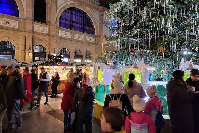Zurich Christmas Market Tour - Neumarkt old town lights: your 30-minute pause in the shopping glow