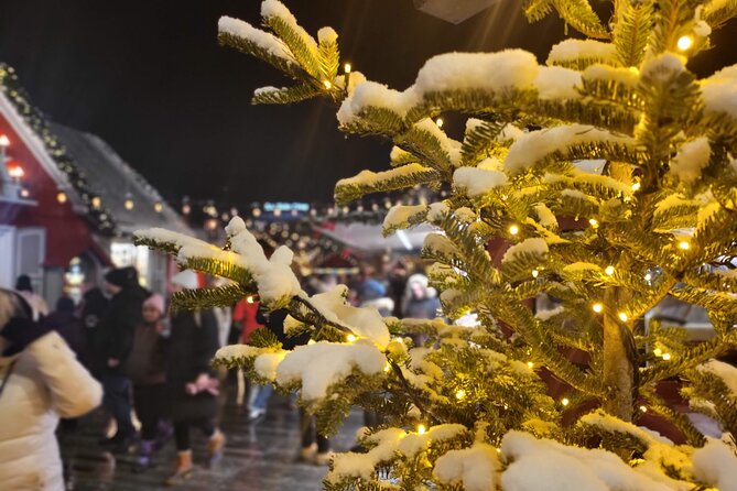 Zurich Christmas Market Tour - Grossmünster and Münsterhof: fondue chalet and Zurich products