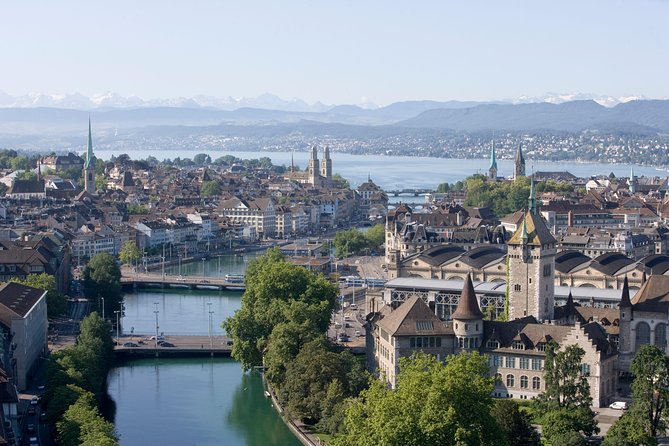 Zurich City Tour with Audio Commentary - How the audio guide really shapes your experience