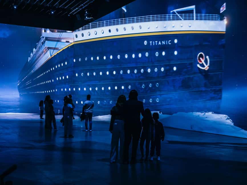 Zurich: Entrance ticket to the "Titanic" immersive exhibition at Lichthalle Maag - Walk through recreated rooms with 360° projections
