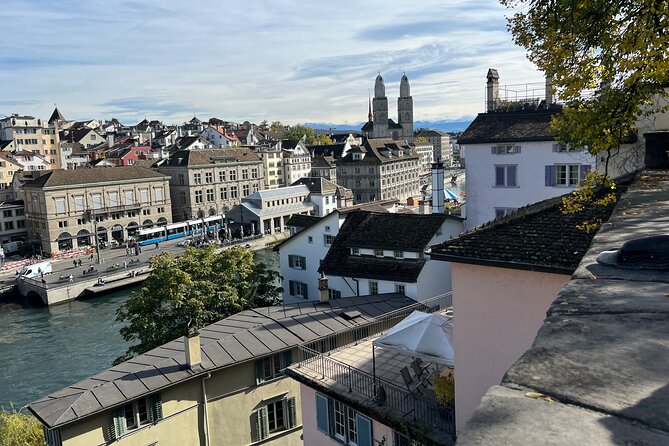 Zurich Food Tour with 10 Local Delicacies, Cheeses & Chocolates - Stop 4, Paradeplatz and the Two Zurich Power Stories, Chocolate and Banking