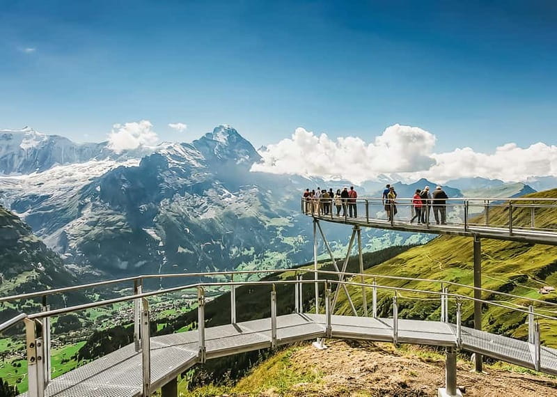 Zurich: Grindelwald, Interlaken & Lauterbrunnen Day Trip - Lauterbrunnen Valley and Staubbach Falls: the postcard hour