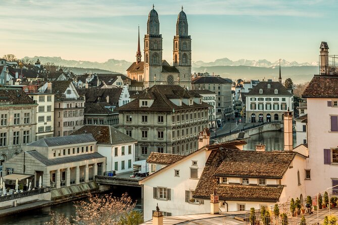 Zurich Highlights City Tour with Optional FIFA Museum Ticket - Coach Windows: Bahnhofstrasse, Opera House, and the Zurich Power District