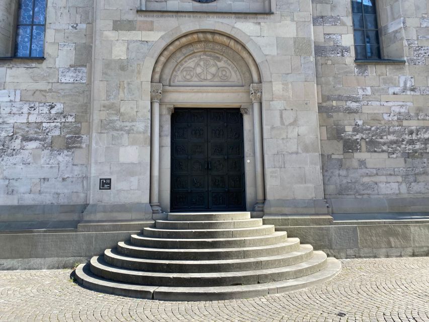 Zurich in the Mirror of the Past: Self-Guided Audio Tour - Cabaret Voltaire, Lenin’s House, and the power of uncomfortable ideas
