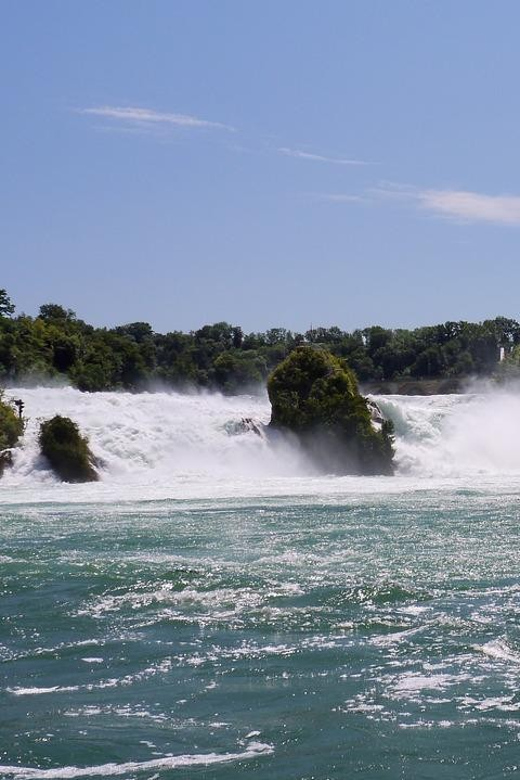 Zürich/Lucerne: Rhine Falls, Titisee & Black Forest Day Trip - Triberg photo stop in the Black Forest, and how it fits the day