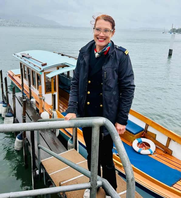 Zurich: Private Guided Boat Tour - Across the lake to Zollikon: Tinguely Sculpture and Zurichhorn viewpoints