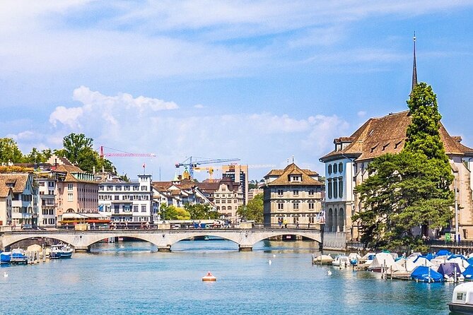 Zurich Small-Group Walking Tour Including a Lake Cruise - Fraumünster Church: stained glass by Giacometti and Chagall