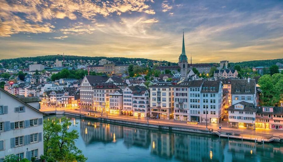 Zurich: Stein am Rhein, Rhine Falls & Lake Boat Cruise - Bahnhofstrasse, Old Town Lanes, and Where to Walk Slowly