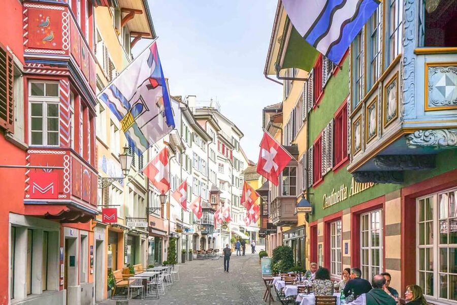 Zurich: Stein am Rhein, Rhine Falls & Lake Boat Cruise - Paradeplatz to Bürkliplatz Tram Ride, Then the Lake Zurich Wind-Down