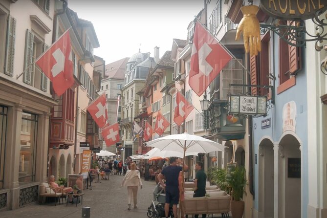 Zurich tour with Lake Zurich Cruise & Lindt Chocolate Experience - Lindt Home of Chocolate: why this stop wins