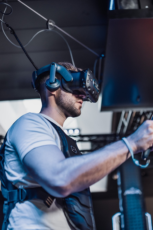 Zurich: Virtual Reality Arena - Zurich VR Arena: zombies, PvP, or escape puzzles