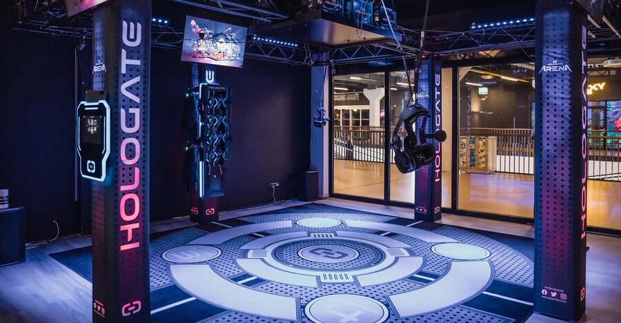 Zurich: Virtual Reality Arena - What happens when you arrive: gear, lockers, and a safety briefing